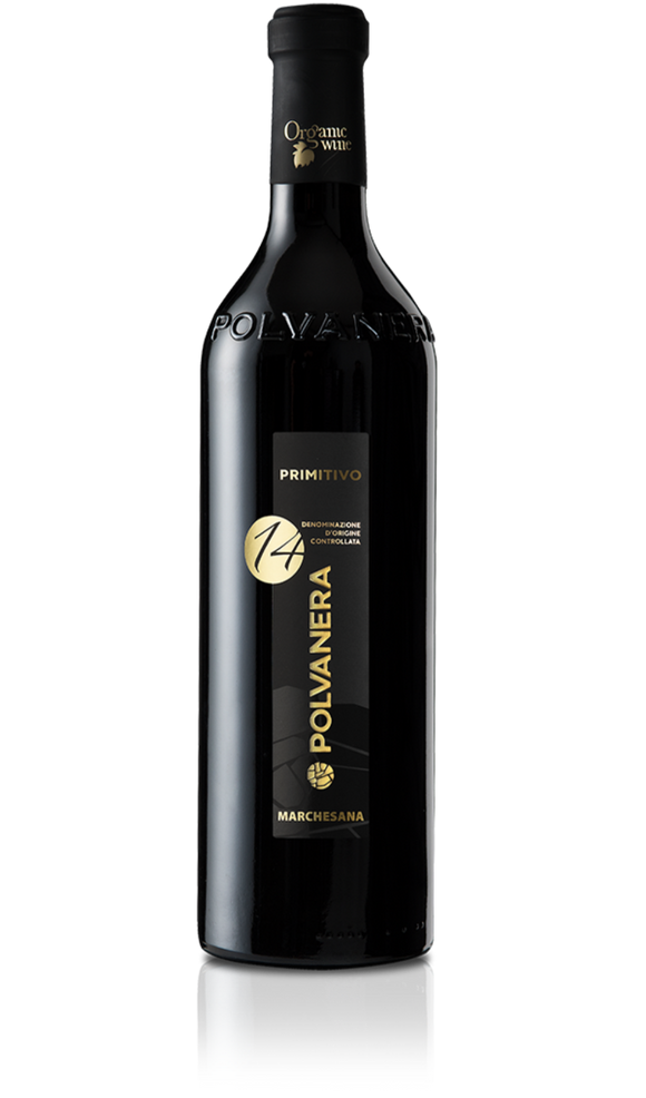 Elegante Rotweinflasche Polvanera 14  vor weißem Hintergrund